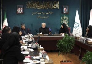 عارف: تنگه هرمز ملک مطلق ایران است